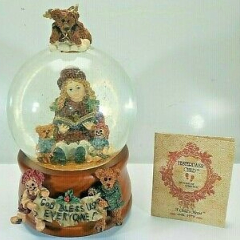 Yesterdays' Child "Megan and Clarence the Angel" Snowglobe. Dollstone Collection